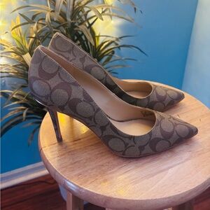 Coach Wiley Signature Leather Heels Size 9B